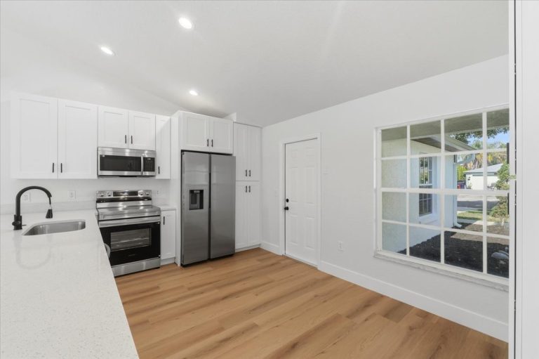 16-Kitchen